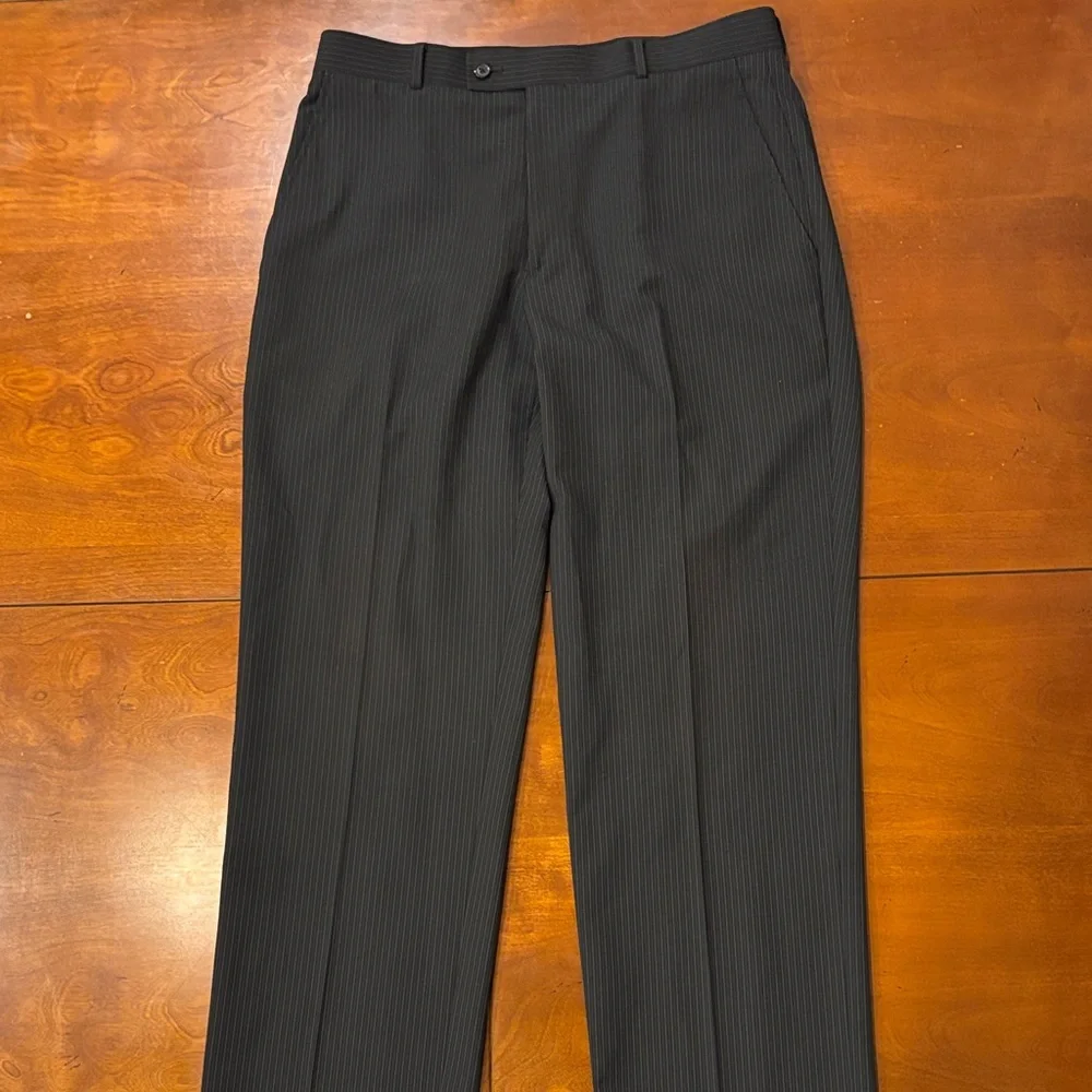 JF J.Ferrar Charcoal Pinstripe Suit. GUC‎